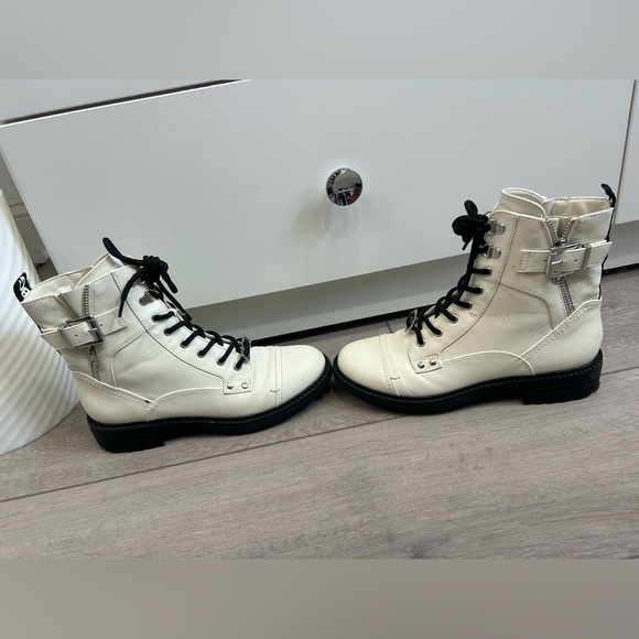 Women’s white and black combat boots - Picture 4 of 6
